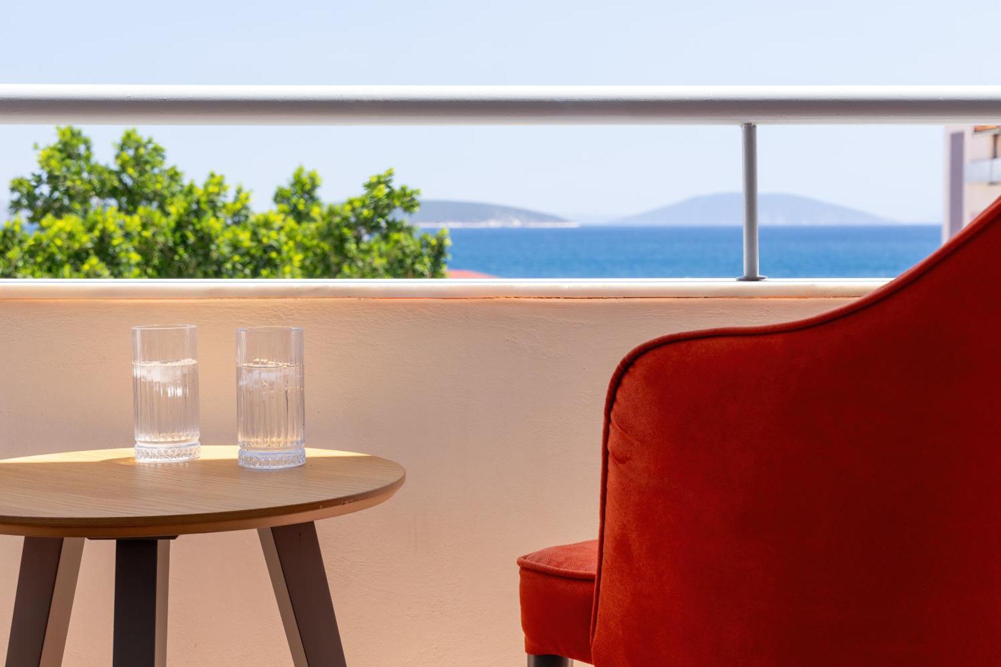 Flisvos Royal Hotel & Suites Tolón Eksteriør billede