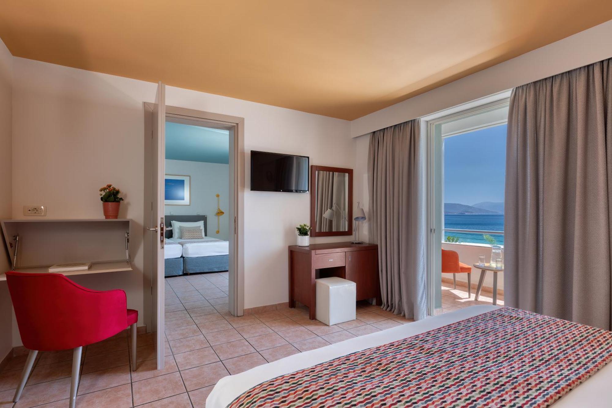 Flisvos Royal Hotel & Suites Tolón Eksteriør billede